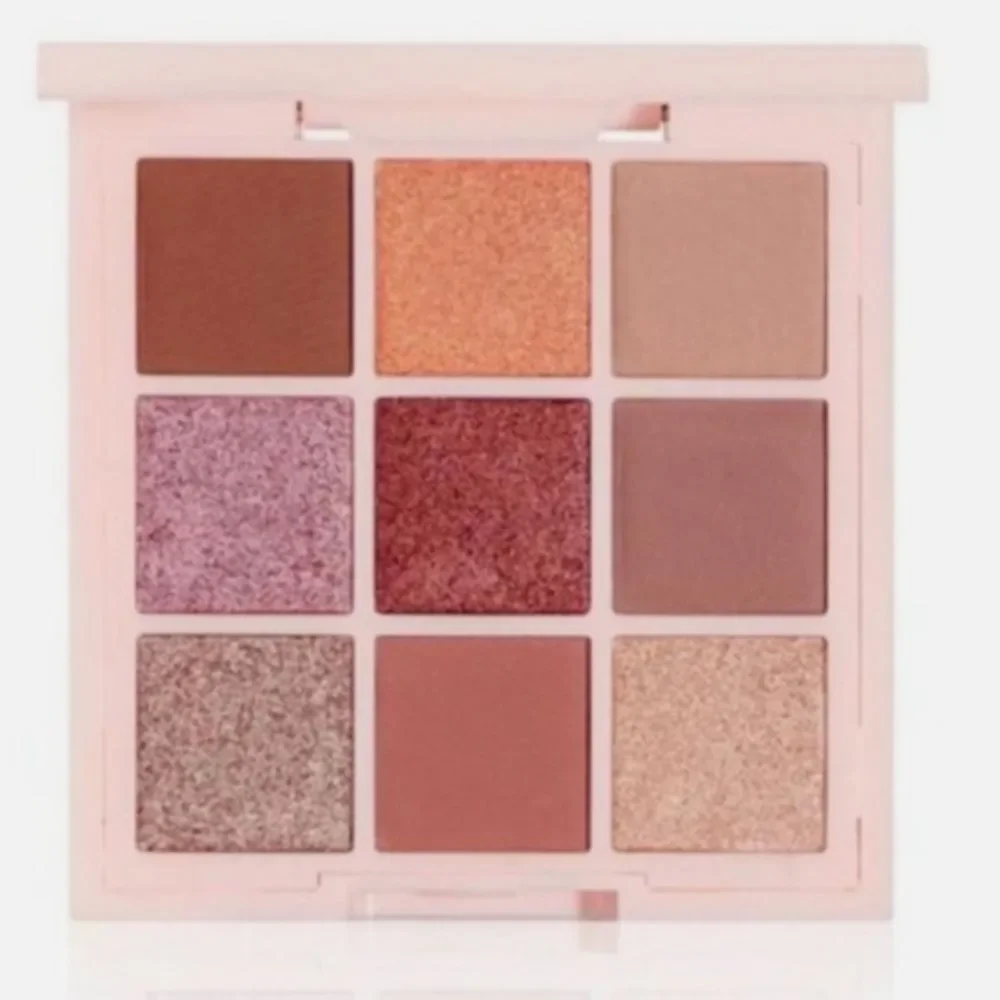 Ciate‎ London 9 Piece Metallic & Mattes Eyeshadow Palette